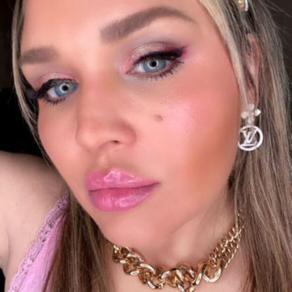 Too Faced Heart Core Lipstick in Too Femme (Medium Pinky Nude) - Picture 8 of 14